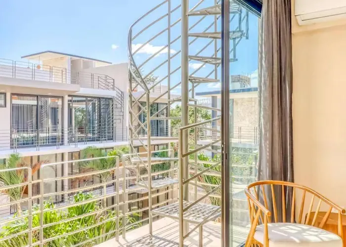 304 Amena Romantic Jungle Ph W/ Private Pool & Gym