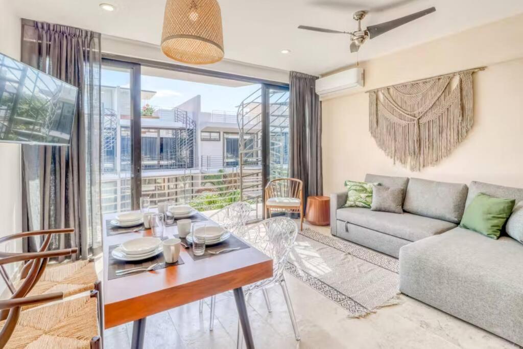 304 Amena Romantic Jungle Ph W/ Private Pool & Gym Apartment *