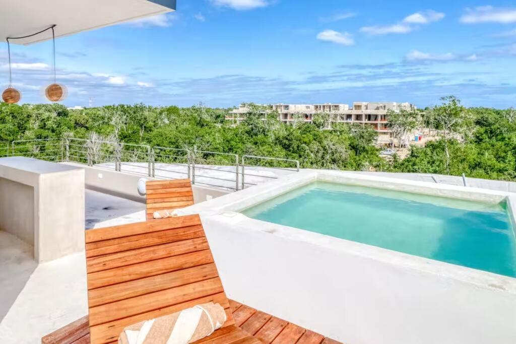 304 Amena Romantic Jungle Ph W/ Private Pool & Gym Apartment